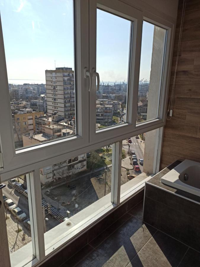 Minimalist Apartments W/ View Szaloniki Kültér fotó
